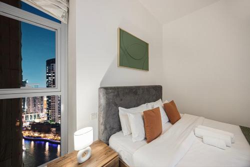 Stunning Space with Full Marina View photo 2