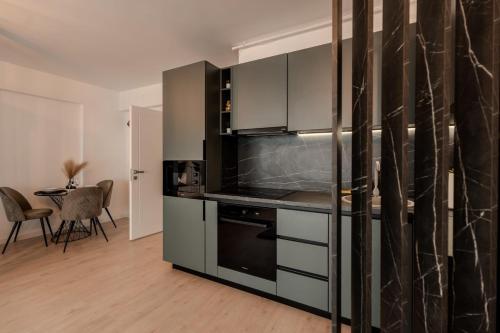 Køkken eller tekøkken på The Essence by Blvd 8B7 - Premium Luxe Studio