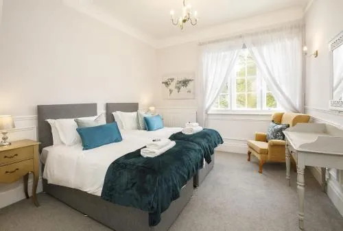 4 St Thomas's House with parking Sleeps up to 6 guests photo 1