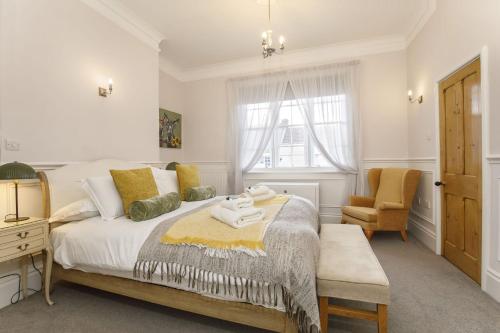 4 St Thomas's House with parking Sleeps up to 6 guests photo 7