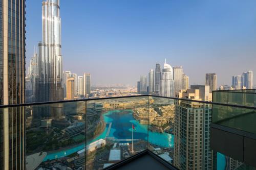Opera Grand Sky Luxurious 3-Bedroom Apartment in Downtown Dubai with Panoramic Burj Khalifa View
