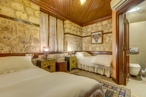 Ένα μπάνιο στο Kaucuk Otel