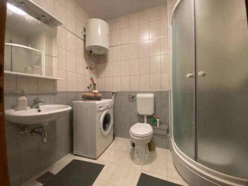 Koupelna v ubytování Studio apartman Mia