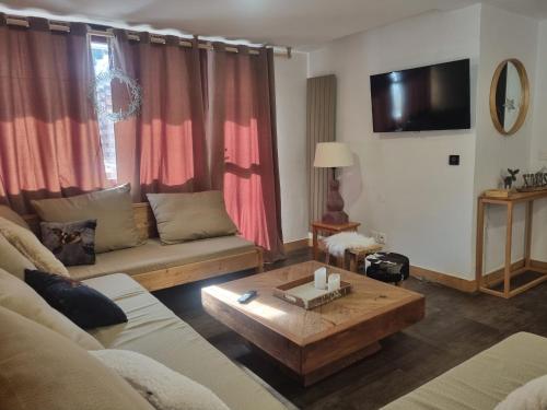 Grand appartement rénové · Proche pistes · Sud · Balcon · 11 pers · Animaux admis