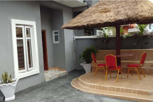 Patio nebo venkovní prostory v ubytování 5 Bedroom House Sleeps 12 - Garden Parking Wifi