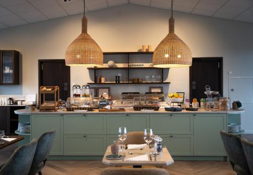 Jídlo v hotelu nebo okolí