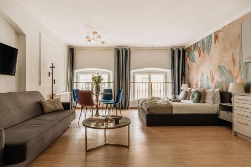 Gallery 7 Apartments - LoftAffair Collection