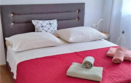 Gorgeous Apartment In Omis With Wifi