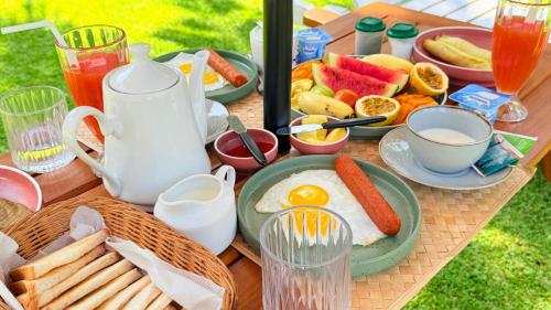 Еда / где поесть недалеко от виллы