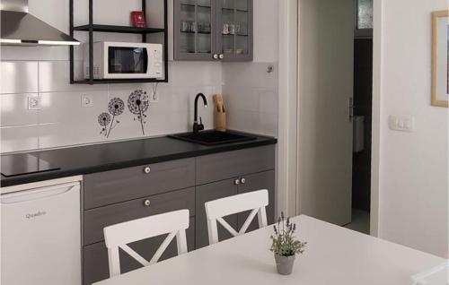 Amazing Apartment In Podgora With Wifi