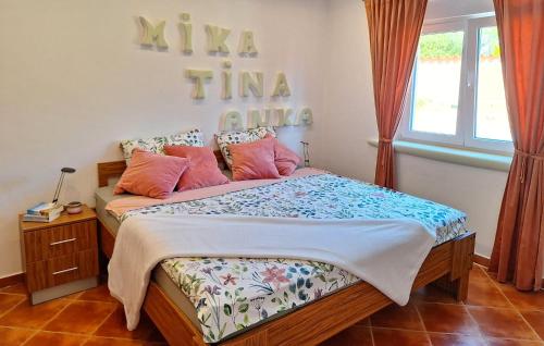Gorgeous Apartment In Medulin With Wifi