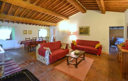 Posezení v ubytování Stunning Apartment In Bibbiena