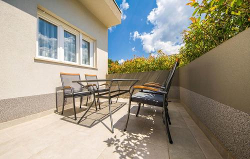 Nice Apartment In Podstrana With Wifi