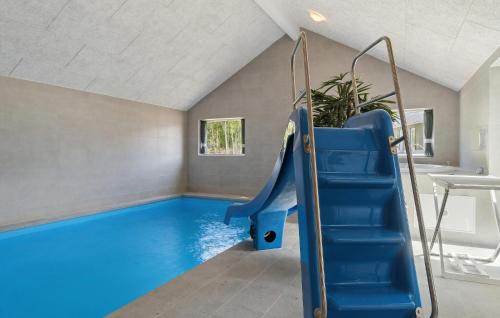 Hồ bơi trong/gần Lovely Home In Glesborg With Sauna