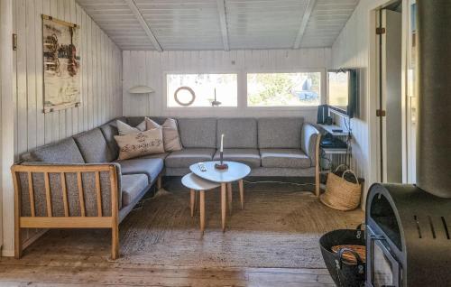 Posezení v ubytování Stunning Home In Skagen With Wifi