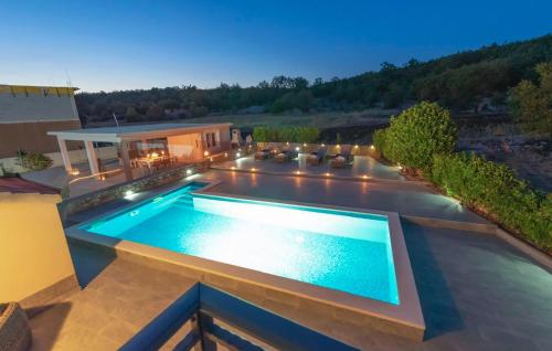 Stunning Home In Ugljane