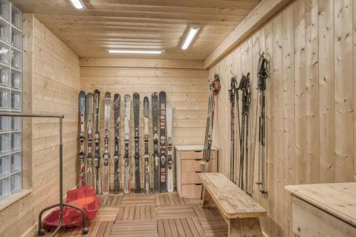 Galería fotográfica de Chalet Javen - 520m2 avec piscine chauffée et home cinéma en Megève