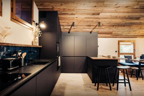 Nhà bếp/bếp nhỏ tại Chalet Ritord - OVO Network