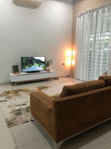 Μια τηλεόραση ή/και κέντρο ψυχαγωγίας στο Saujana Inn