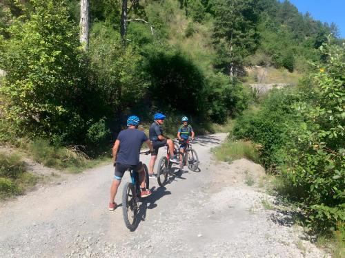 Jízda na kole v ubytování La Grange Du Vieux Village nebo okolí