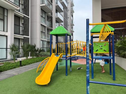 Ο χώρος παιχνιδιού για παιδιά στο Exclusivo Apartamento en Santa Marta