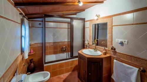 Koupelna v ubytování Cortijo La Nobleza