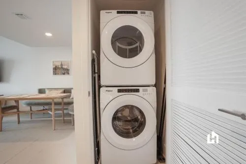 Stylish Apartments with Partial Ocean Views in Downtown! photo 54