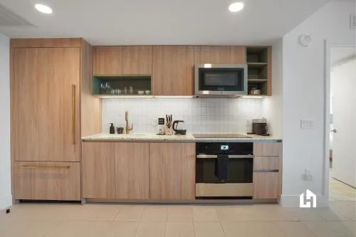 Stylish Apartments with Partial Ocean Views in Downtown! photo 42