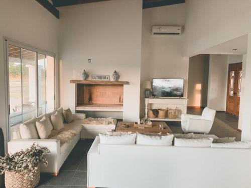 Χώρος καθιστικού στο Las Lilas, una estancia con el encanto del campo argentino