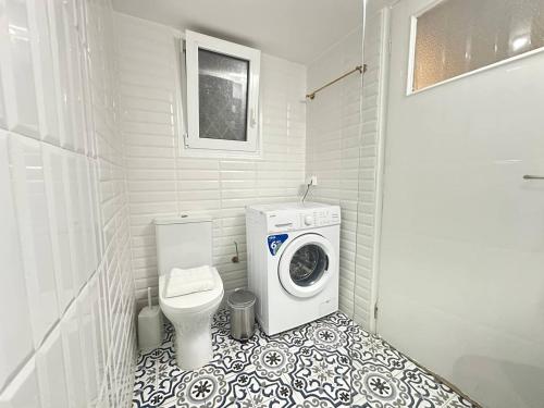 Athenian Cosy Getaway 2