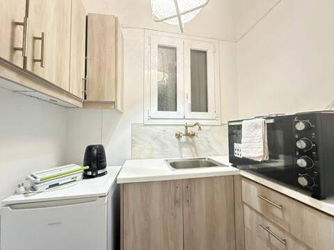 Athenian Cosy Getaway 2