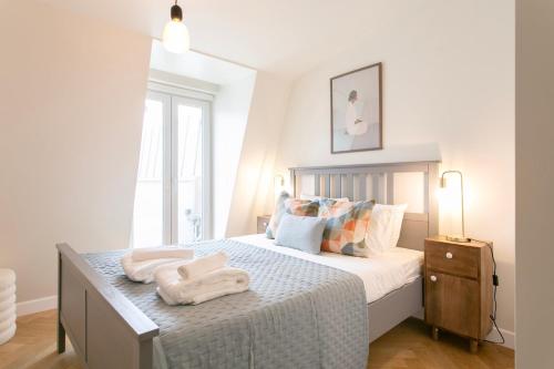 Lisbon Duplex 2 bdr, parking and balcony!
