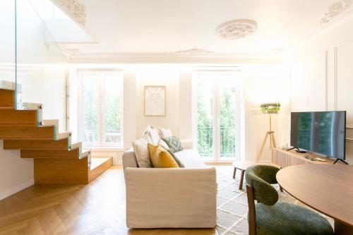 Lisbon Duplex 2 bdr, parking and balcony!