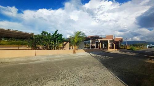 Budova, kde se prázdninový dům nachází