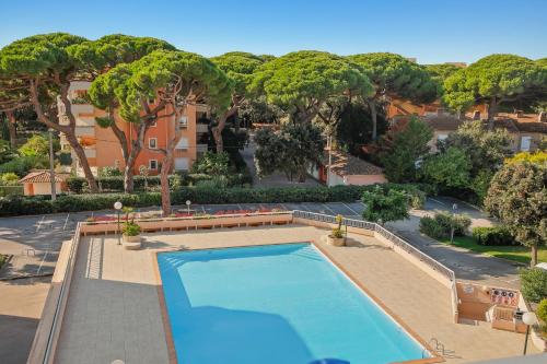 Piscine & Soleil à Hyères - T3 spacieux avec Clim & Extérieurs