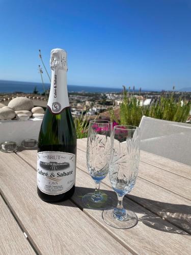 Costa del Sol with proximity to the sea and golf