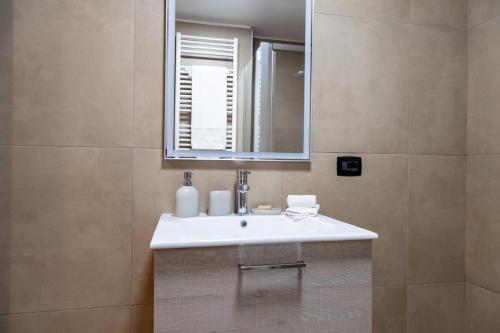 Studio Unit D with City View and Terrace
