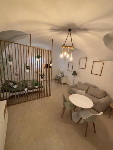 Metro House