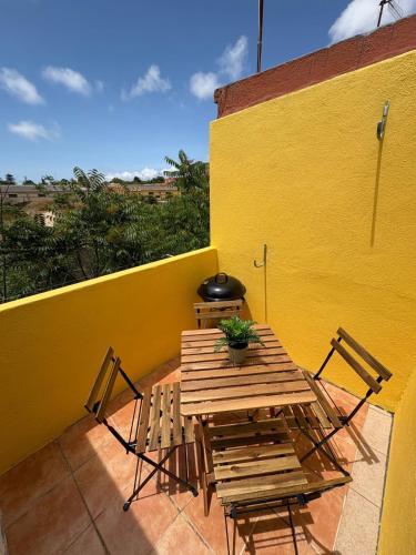 Terrace Charming Century Apartment