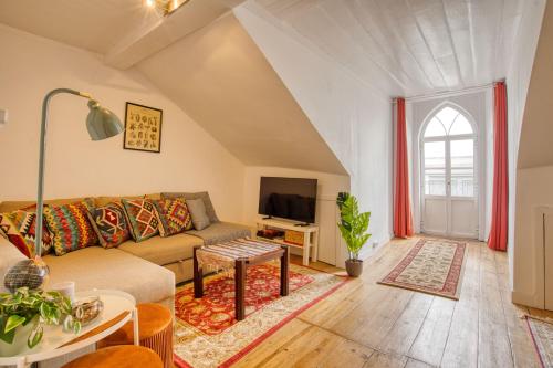 Terrace Charming Century Apartment