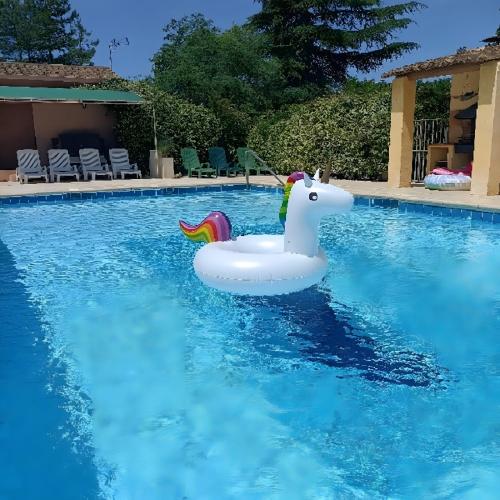 Bazén v ubytování Centre Luberon, cabanon Hématite nebo v jeho okolí