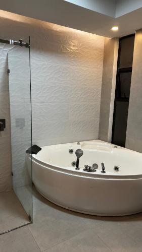 Ένα μπάνιο στο Casa Grande