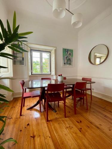 Apartment of charm with garden in Sintra center