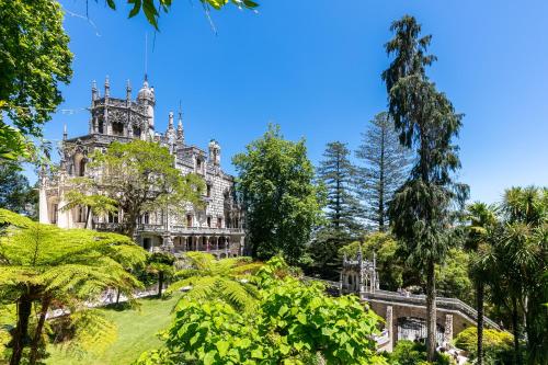 Apartment of charm with garden in Sintra center