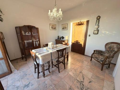 Χώρος καθιστικού στο Dalla Tibi