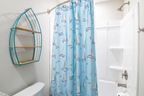 Koupelna v ubytování Stylish, BRAND NEW 3 Bed Cottage, Beach Front, DOG FRIENDLY!