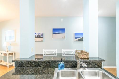 Fotografie z fotogalerie ubytování Beachview Condo at Legacy Tower 2 -1006 - fully furnished 2 bedroom 2 bath v destinaci De Buys