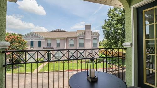 Μπαλκόνι ή βεράντα στο Legacy Villa 203 - 2 bedroom 2 bath with garage in a beachside neighborhood