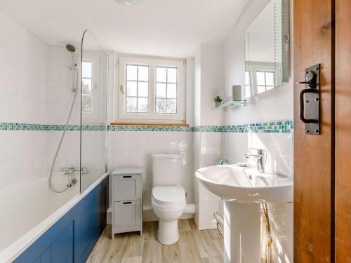 Ένα μπάνιο στο 2 Bed in Polyphant 85912