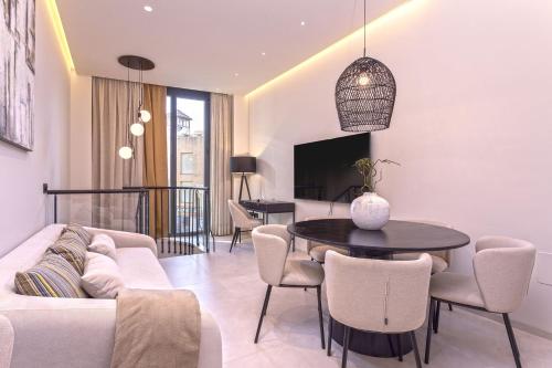 Magnificent Renovated Terrace Duplex 2hab 2bathroom City Centre